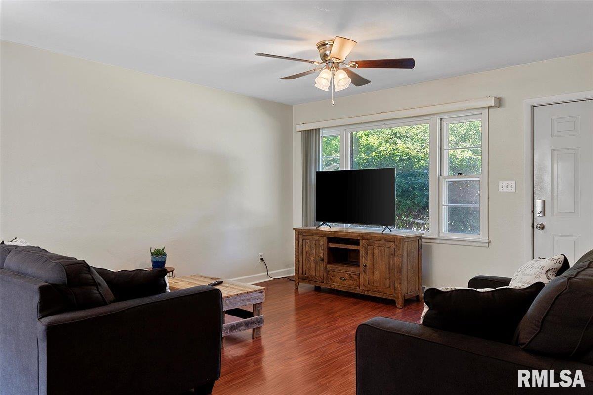 9 Nottingham Road Springfield, IL 62704 - Photo 5 of 34