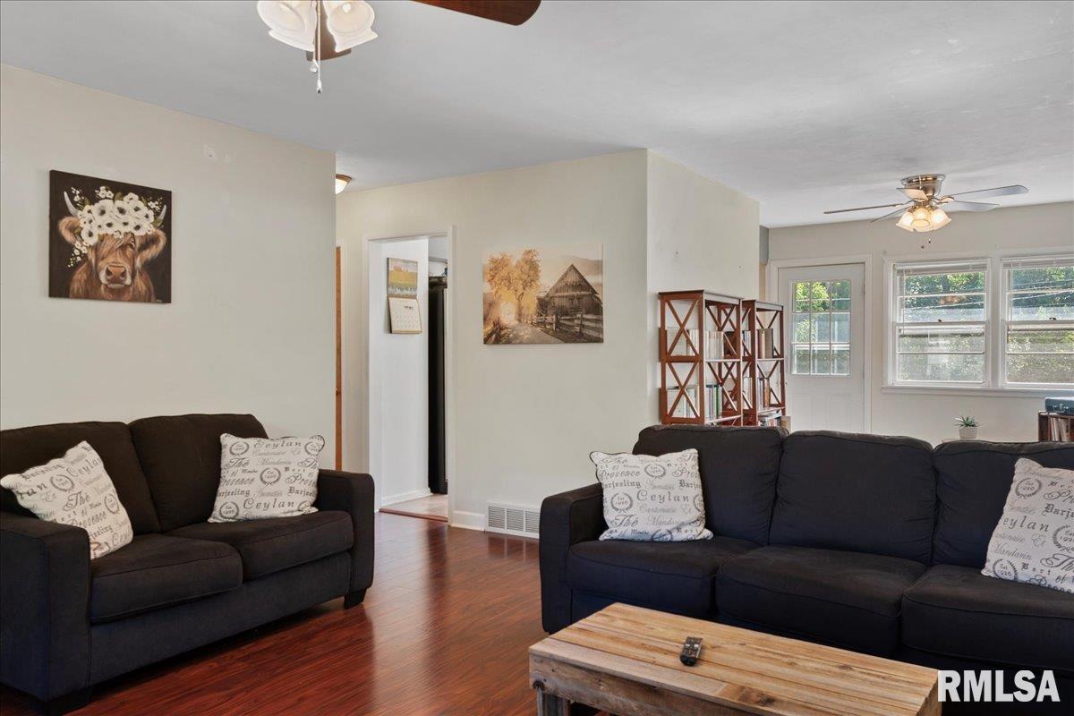 9 Nottingham Road Springfield, IL 62704 - Photo 6 of 34
