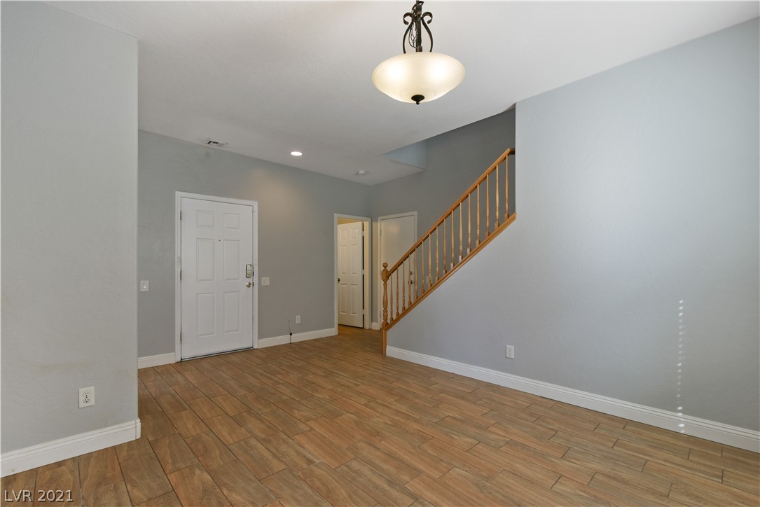 2775 Invermark Street Henderson, NV 89044 - Photo 3 of 33