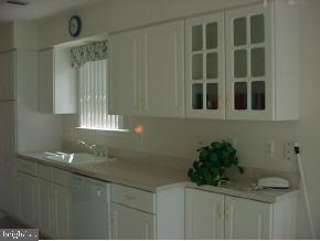 160 Yeoman Road Manahawkin, NJ 08050 - Photo 4 of 10