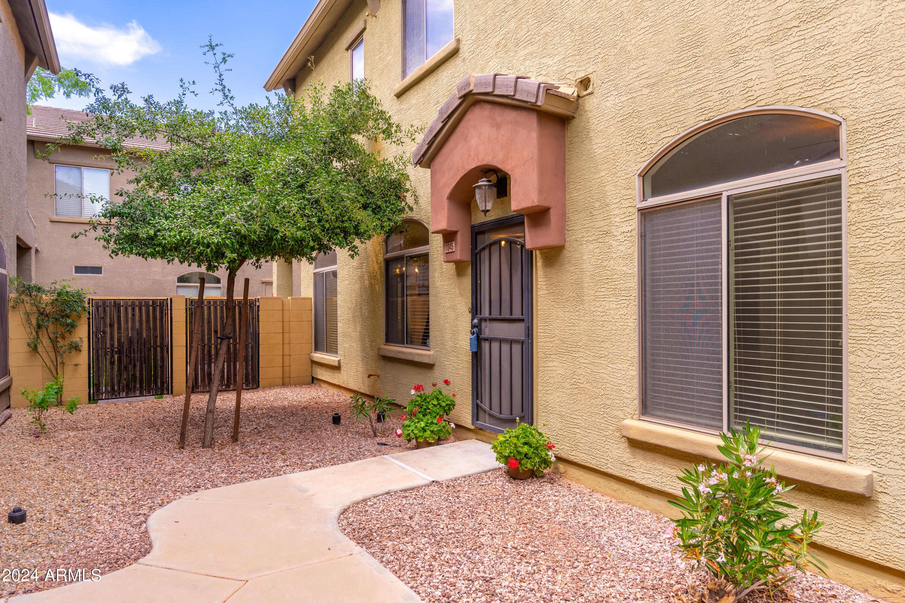 2150 East Bell Road, Unit 1045 Phoenix, AZ 85022 - Photo 5 of 41 2150 E Bell Rd UNIT 1045 - 04