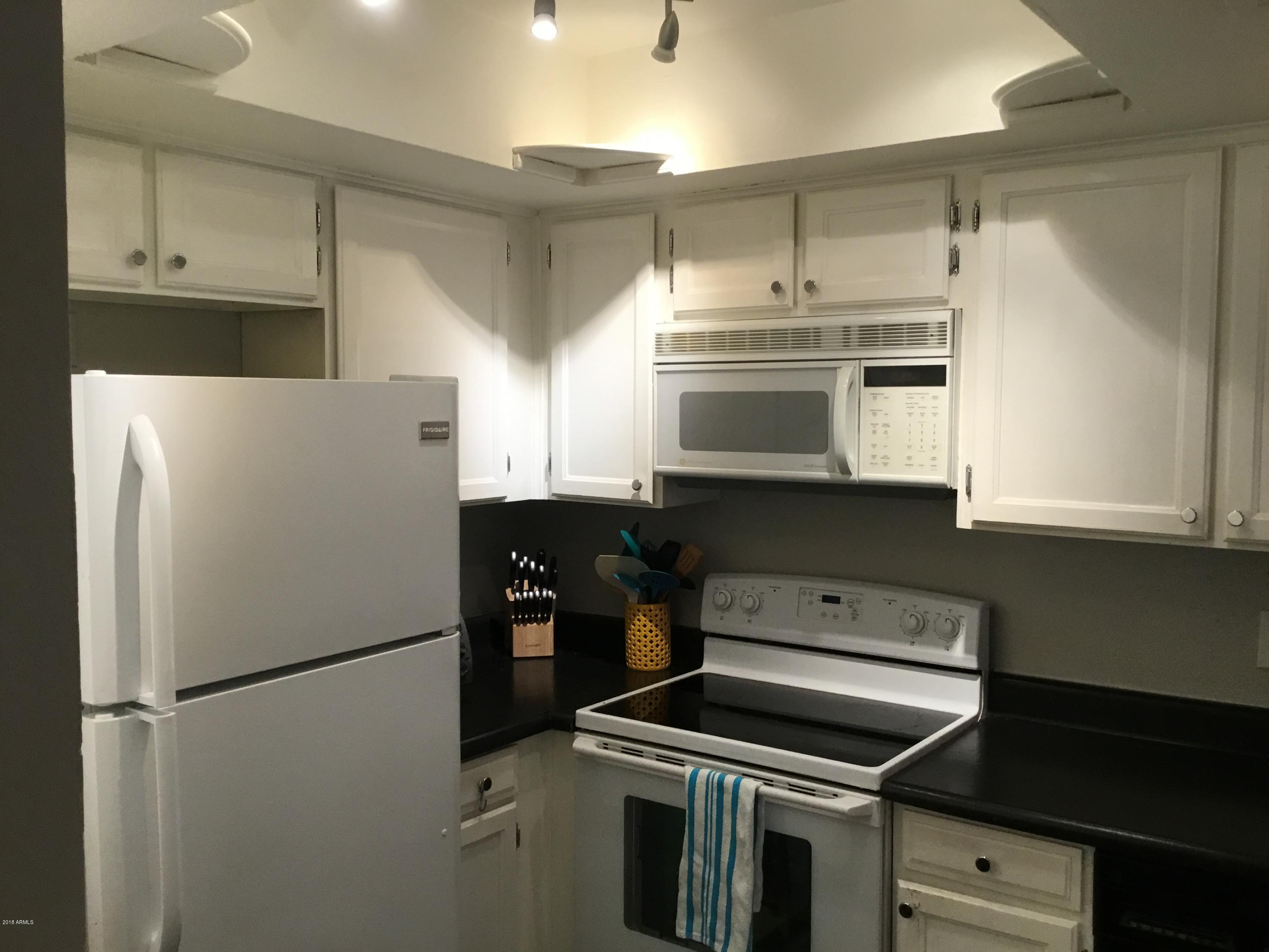 1645 West Baseline Road, Unit 2092 Mesa, AZ 85202 - Photo 4 of 14 Updated Kitchen