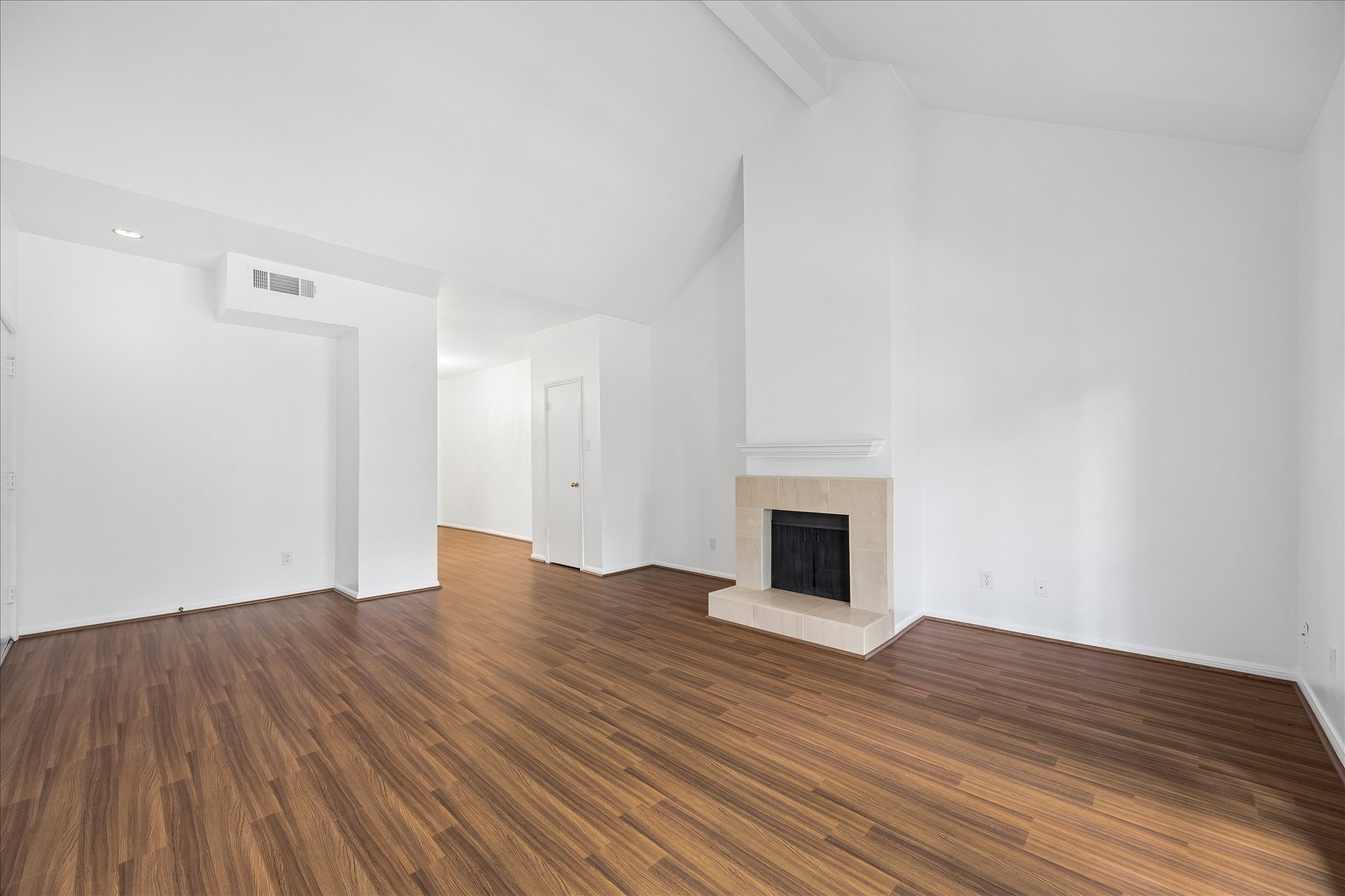 2100 Tanglewilde Street, Unit 286 Houston, TX 77063 - Photo 3 of 22 Additional view of Living Room