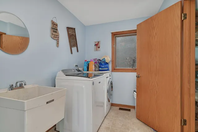 $389,900 | 605 High Grove Drive, Minooka, IL 60447