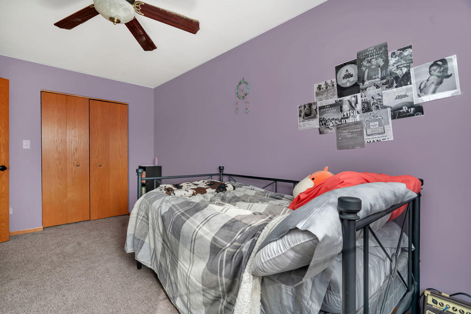605 High Grove Drive Minooka, IL 60447 - Photo 23 of 42 a bedroom with a bed and a dresser