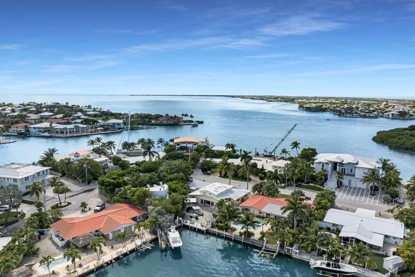 $1,650,000 | 1220 122nd Street Ocean, Marathon, FL 33050
