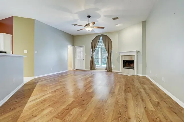 $2,350 | 902 Norfolk Drive, Pearland, TX 77584