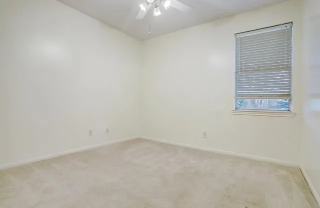 $2,350 | 902 Norfolk Drive, Pearland, TX 77584