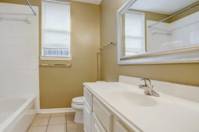 $2,350 | 902 Norfolk Drive, Pearland, TX 77584