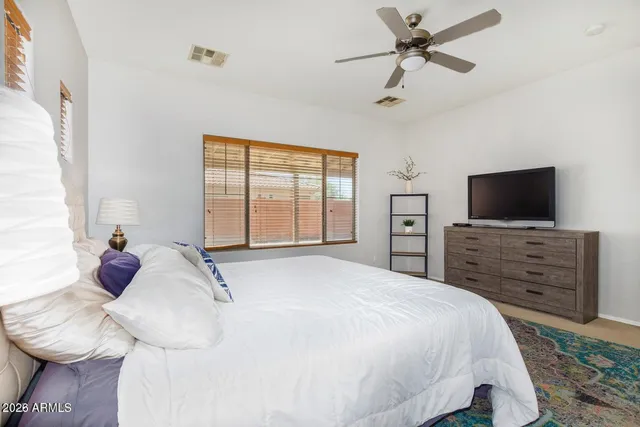 $3,400 | 939 East Sourwood Drive, Gilbert, AZ 85298