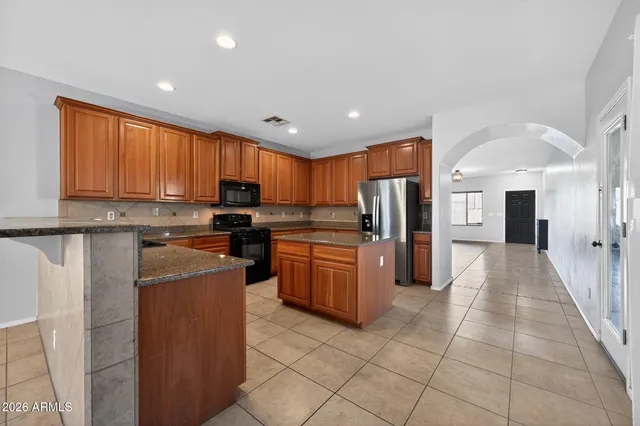 $3,400 | 939 East Sourwood Drive, Gilbert, AZ 85298