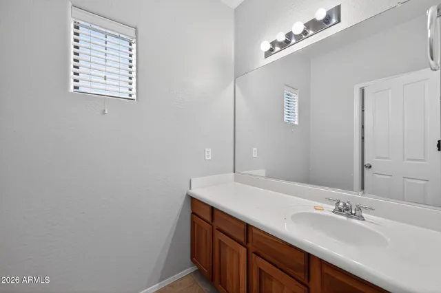 $3,400 | 939 East Sourwood Drive, Gilbert, AZ 85298