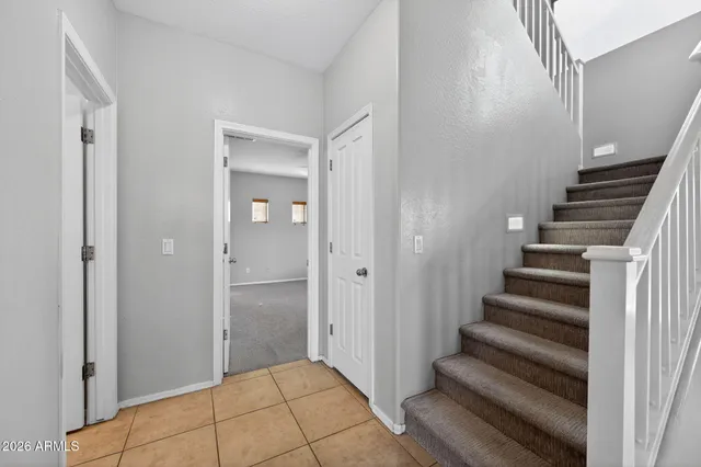 $3,400 | 939 East Sourwood Drive, Gilbert, AZ 85298