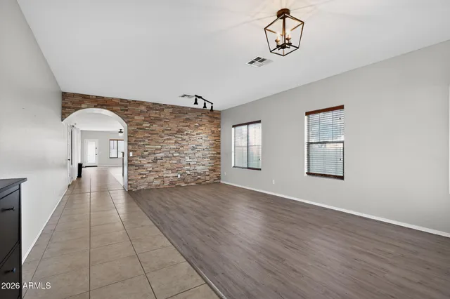 $3,400 | 939 East Sourwood Drive, Gilbert, AZ 85298