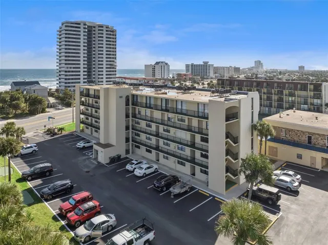 $159,900 | 1441 North Atlantic Avenue, Unit 315, Daytona Beach, FL 32118