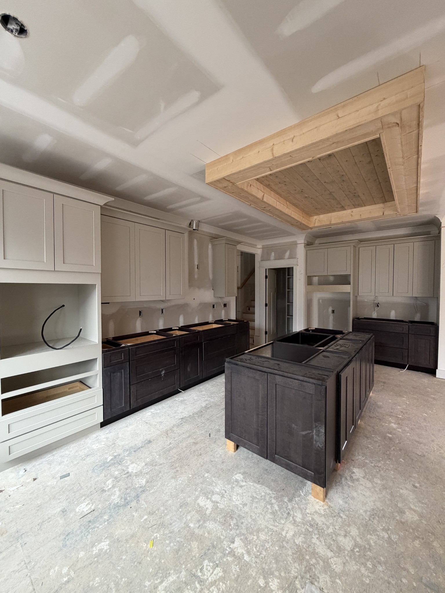 309 Setters Lane Tullahoma, TN 37388 - Photo 6 of 20 a kitchen with stainless steel appliances granite countertop a stove and a refrigerator