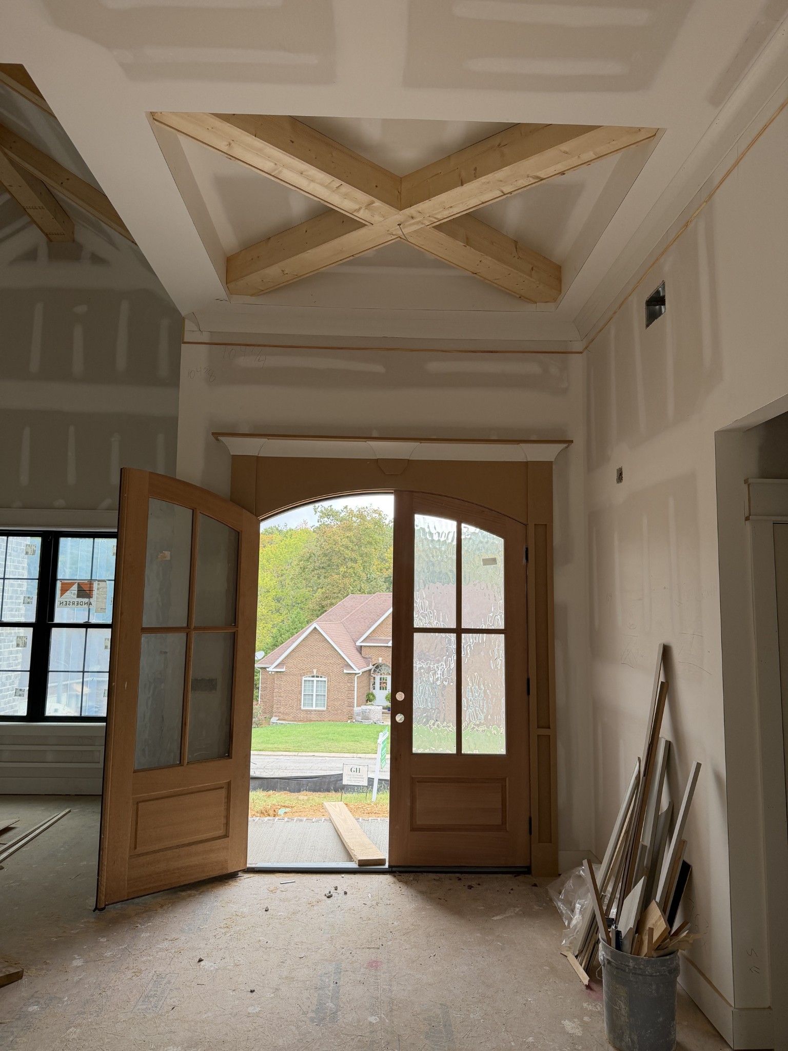 309 Setters Lane Tullahoma, TN 37388 - Photo 10 of 20 a view of an empty room with a window