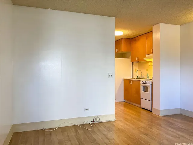 $290,000 | 1516 Ward Avenue, Unit 401, Honolulu, HI 96822