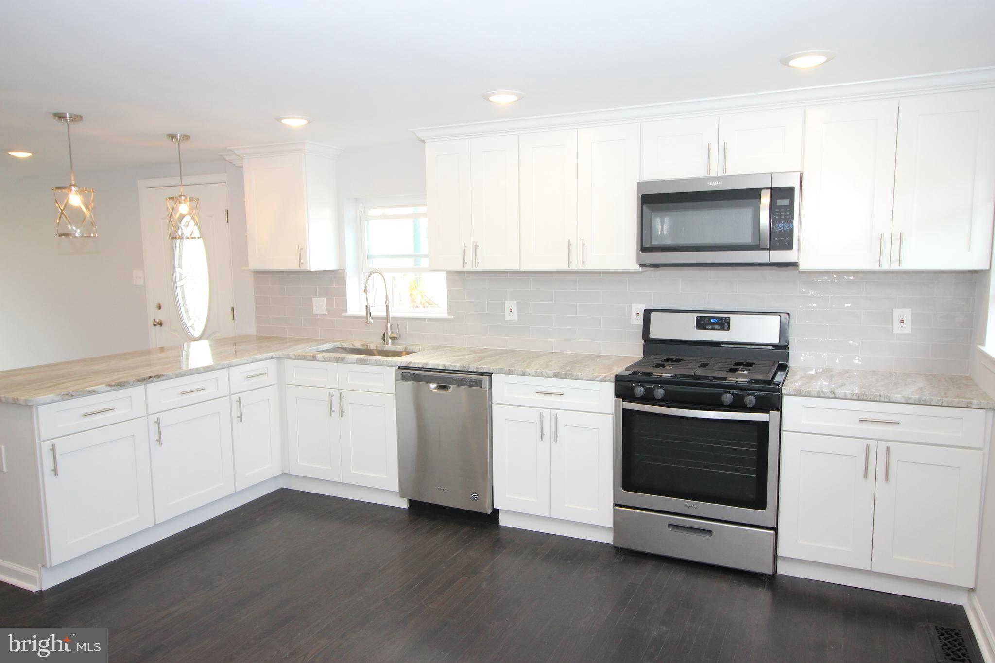 2852 Sebring Road Philadelphia, PA 19152 - Photo 3 of 26 Gallery Image 3