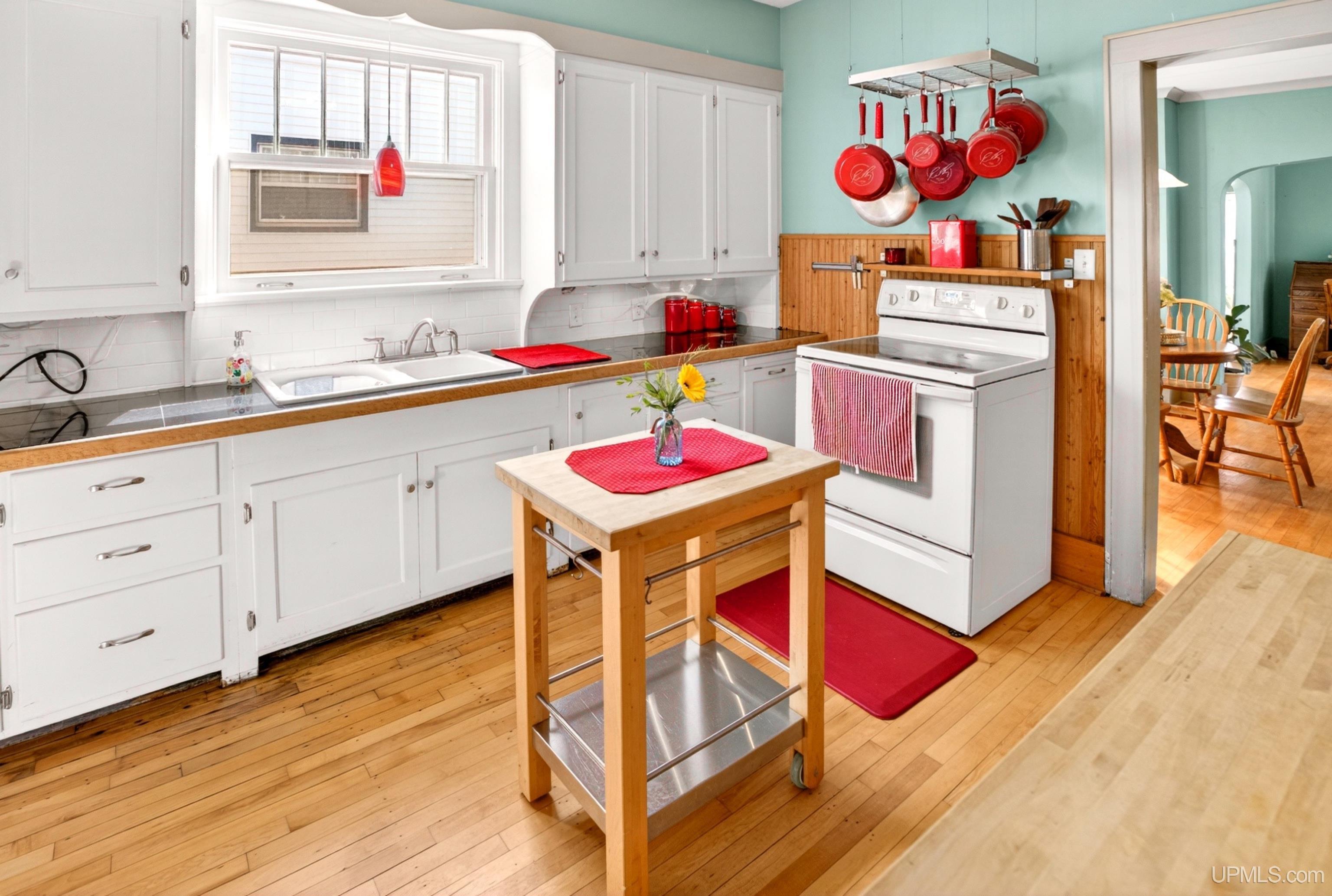 306 West Ridge Street Ishpeming, MI 49849 - Photo 8 of 24