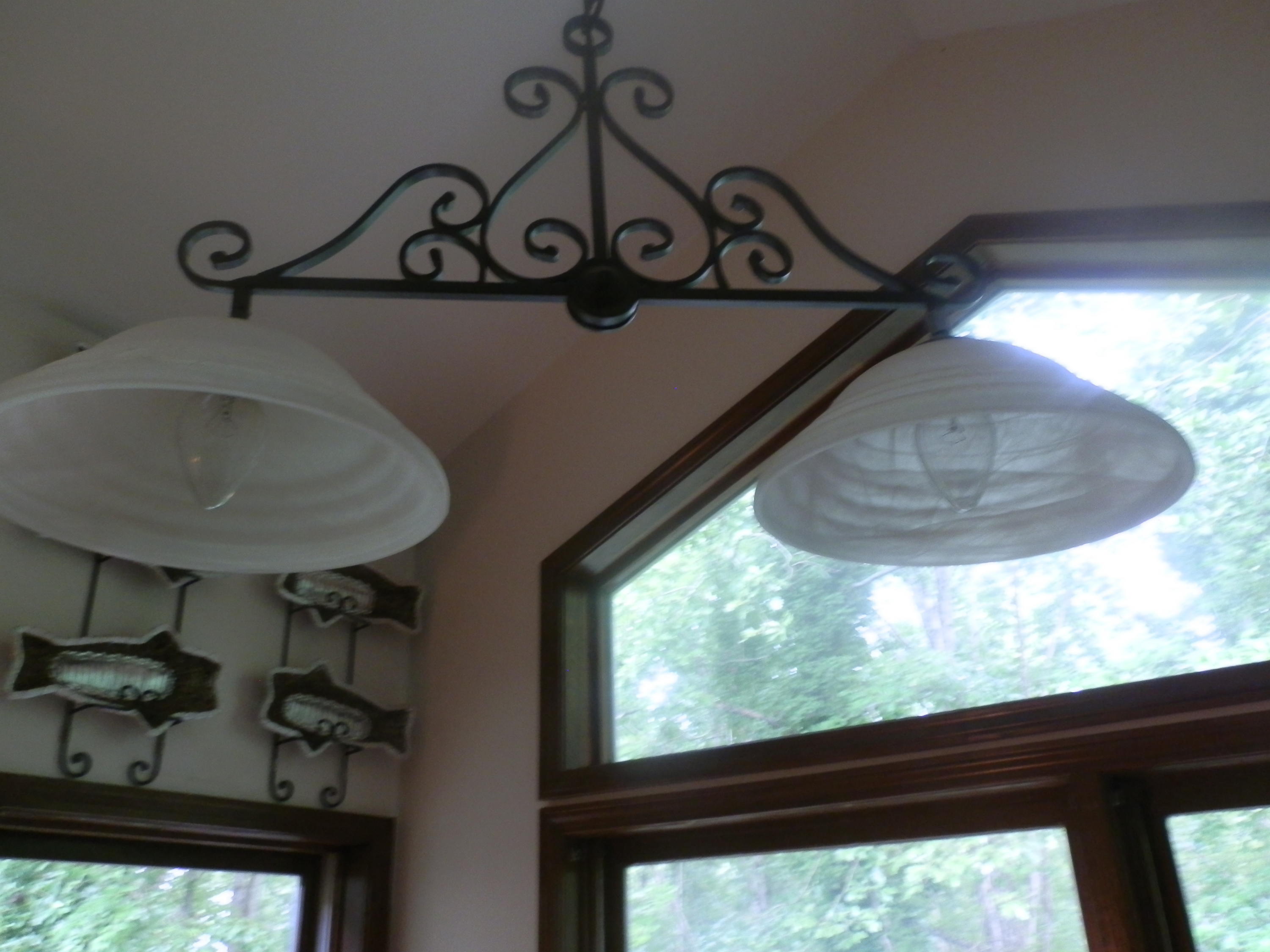 224 Connors Circle Oak Ridge, TN 37830 - Photo 12 of 36 Light fixture in breakfast room