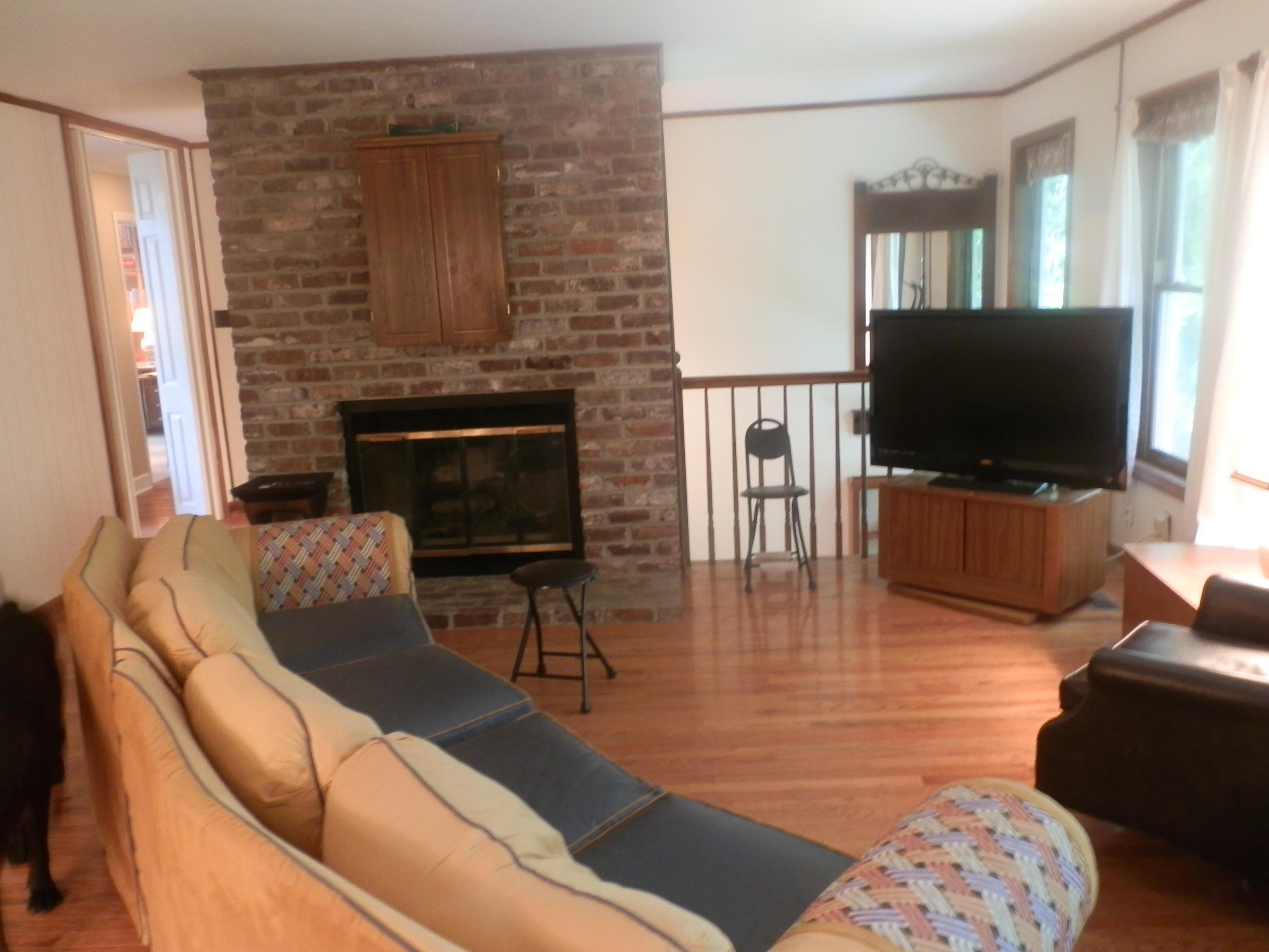 224 Connors Circle Oak Ridge, TN 37830 - Photo 14 of 36 Family room with gas log fireplace