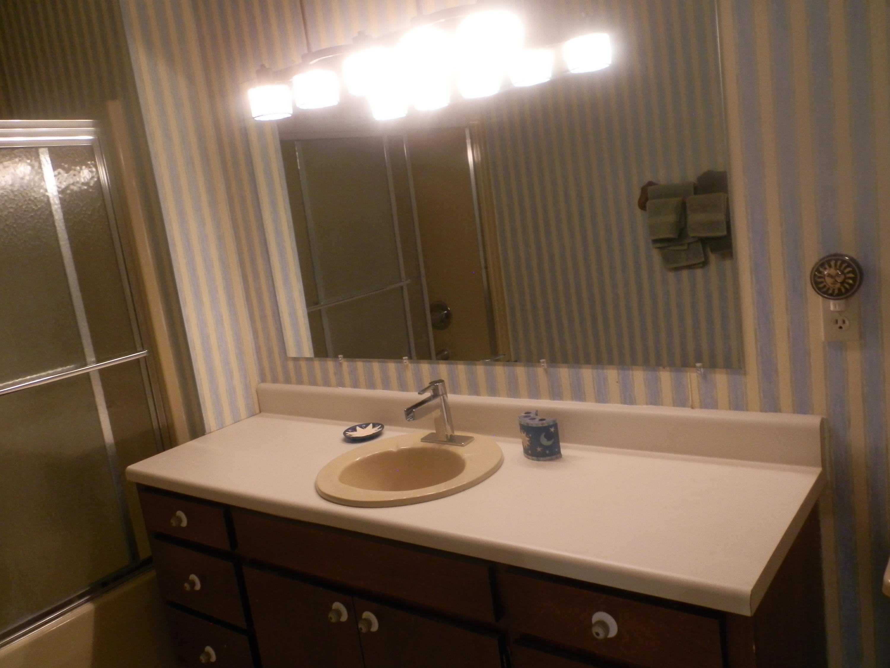 224 Connors Circle Oak Ridge, TN 37830 - Photo 29 of 36 Lower level full bath