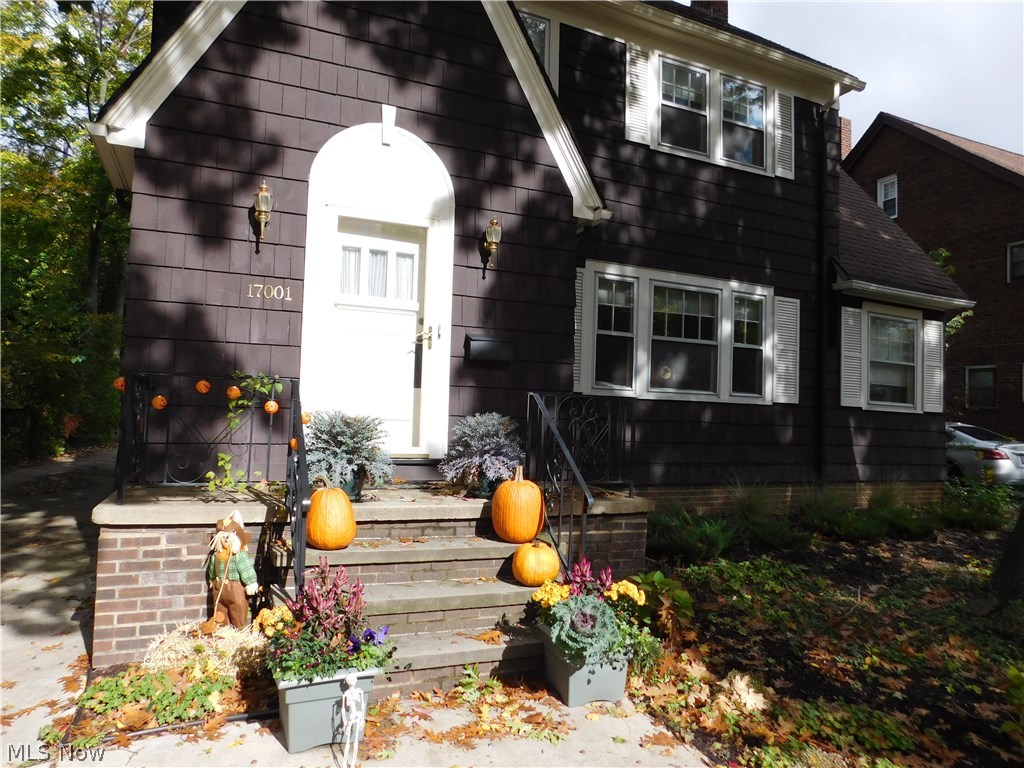 17001 Fernway Road Cleveland, OH 44120 - Photo 3 of 35 Gallery Image 3