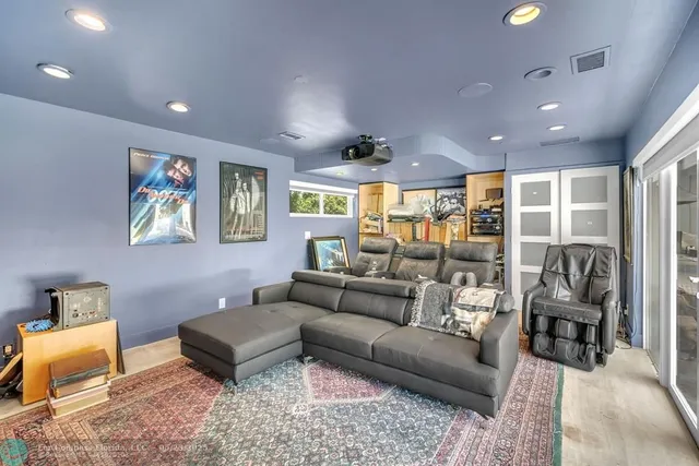 $9,950,000 | 354 Golden Beach Drive, Golden Beach, FL 33160