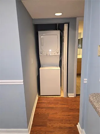 $1,800 | 2500 Winding Creek Boulevard, Unit E205, Clearwater, FL 33761