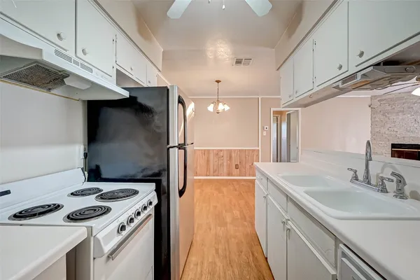 $1,750 | 4739 Parkland Street, Pasadena, TX 77504