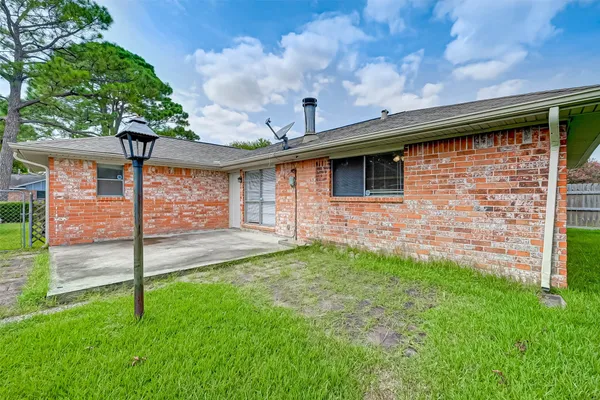 $1,750 | 4739 Parkland Street, Pasadena, TX 77504