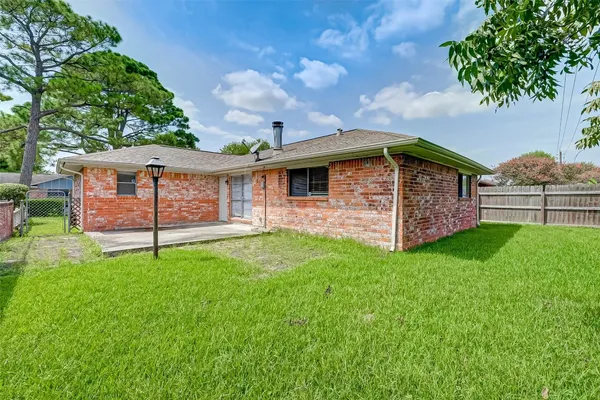 $1,750 | 4739 Parkland Street, Pasadena, TX 77504