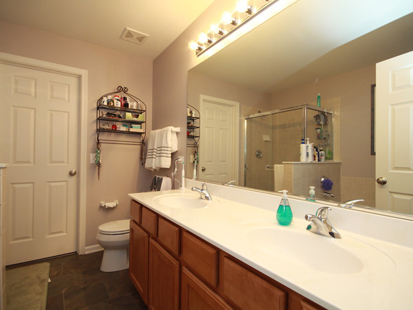 592 Yorkshire Lane Pingree Grove, IL 60140 - Photo 17 of 23