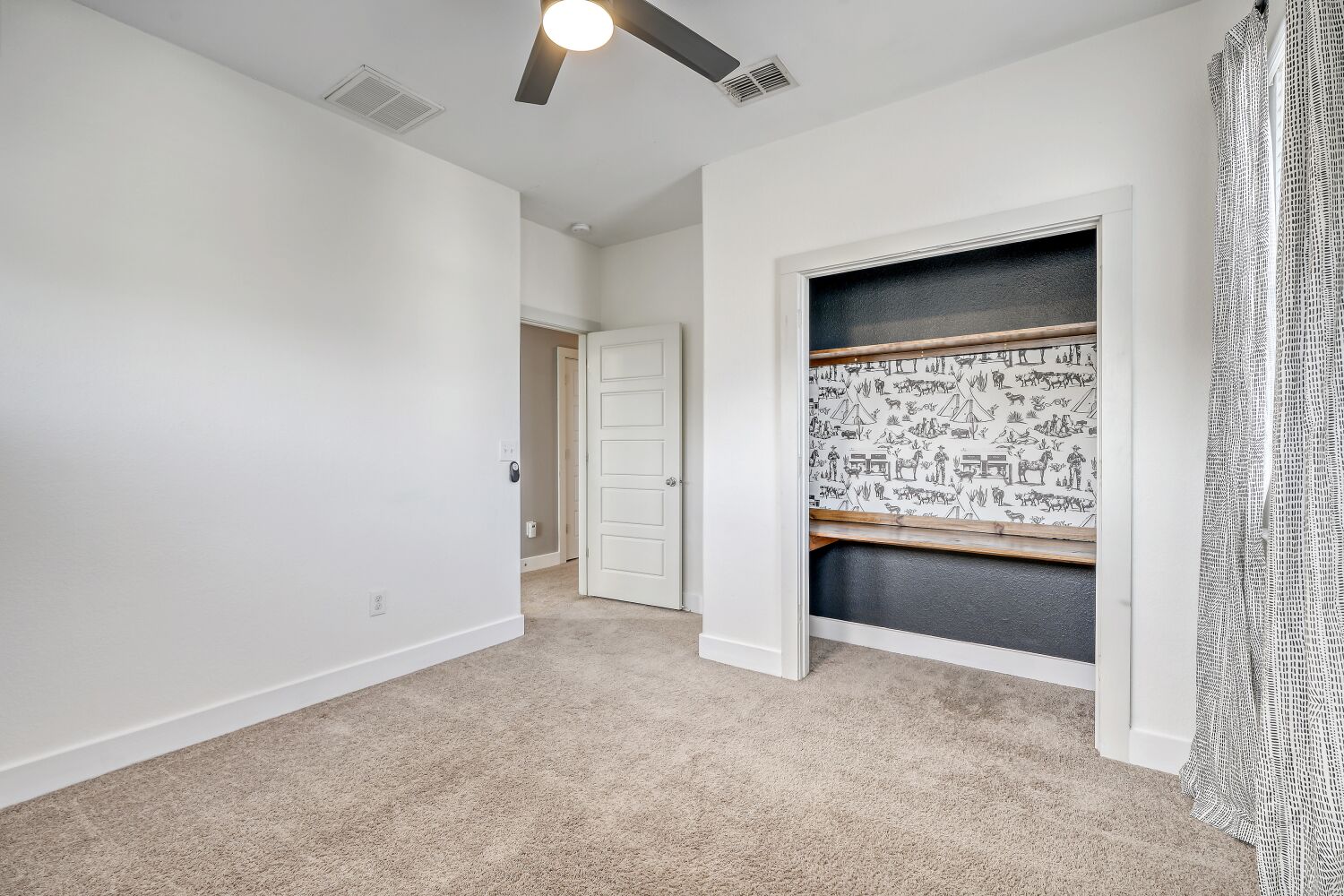 7406 Oberon Street, Unit 69 Austin, TX 78741 - Photo 15 of 16 Third bedroom / office