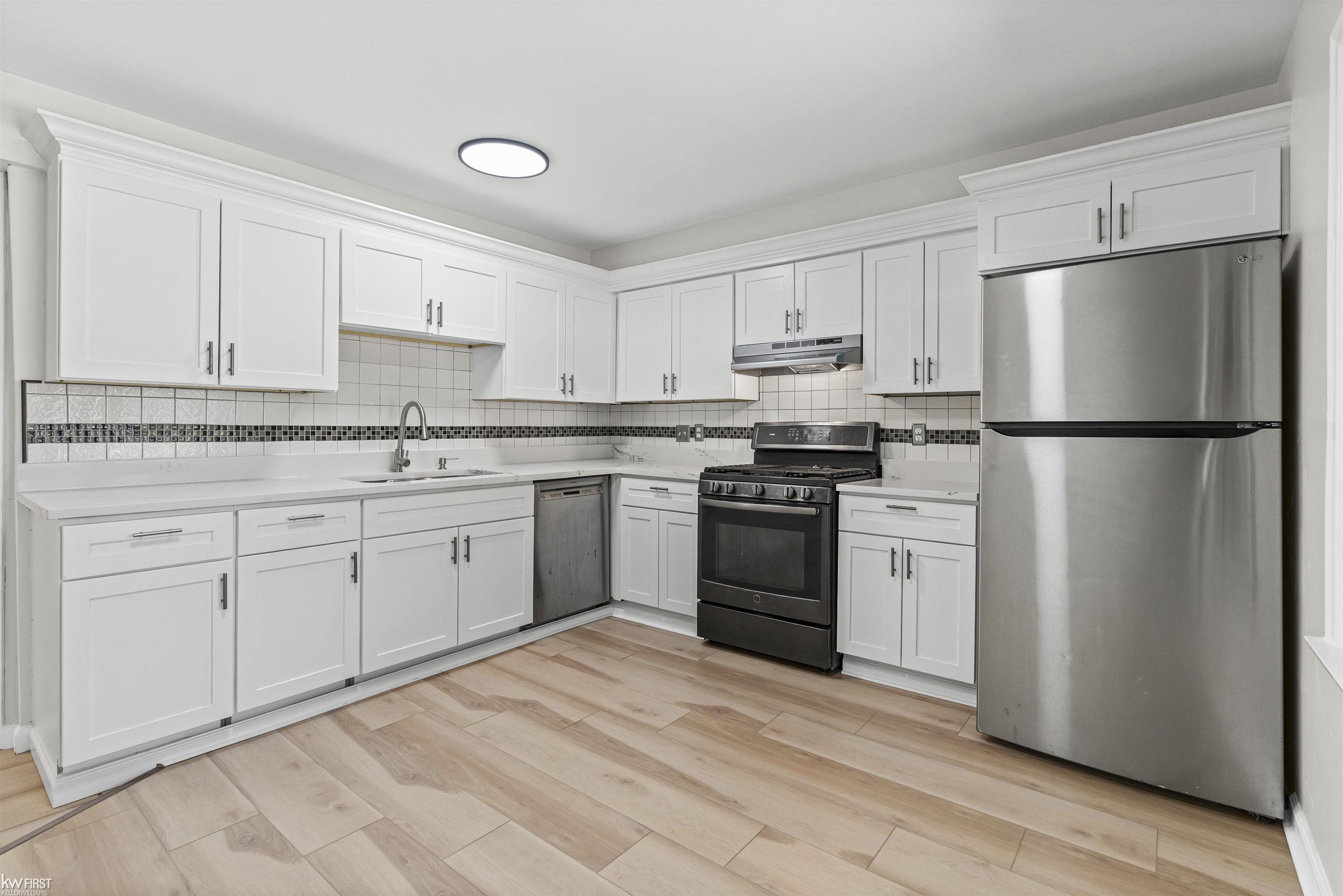 3183 Bridle Path Flint, MI 48507 - Photo 15 of 79