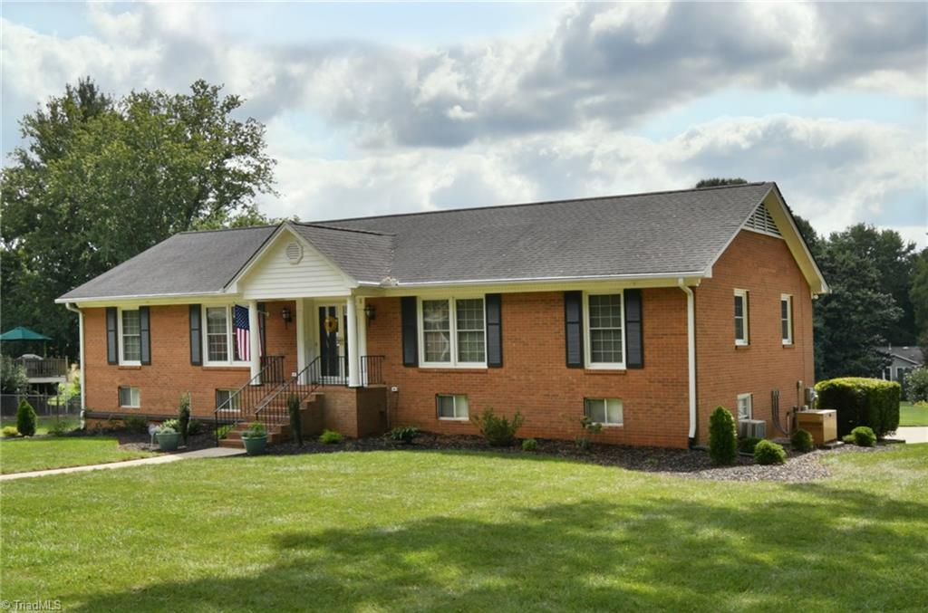 566 Drumheller Road Clemmons, NC 27012 - Photo 1 of 30 Gallery Image 1