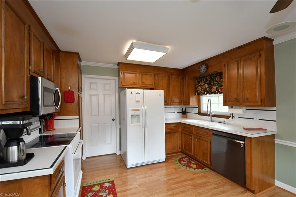 566 Drumheller Road Clemmons, NC 27012 - Photo 8 of 30 Gallery Image 8