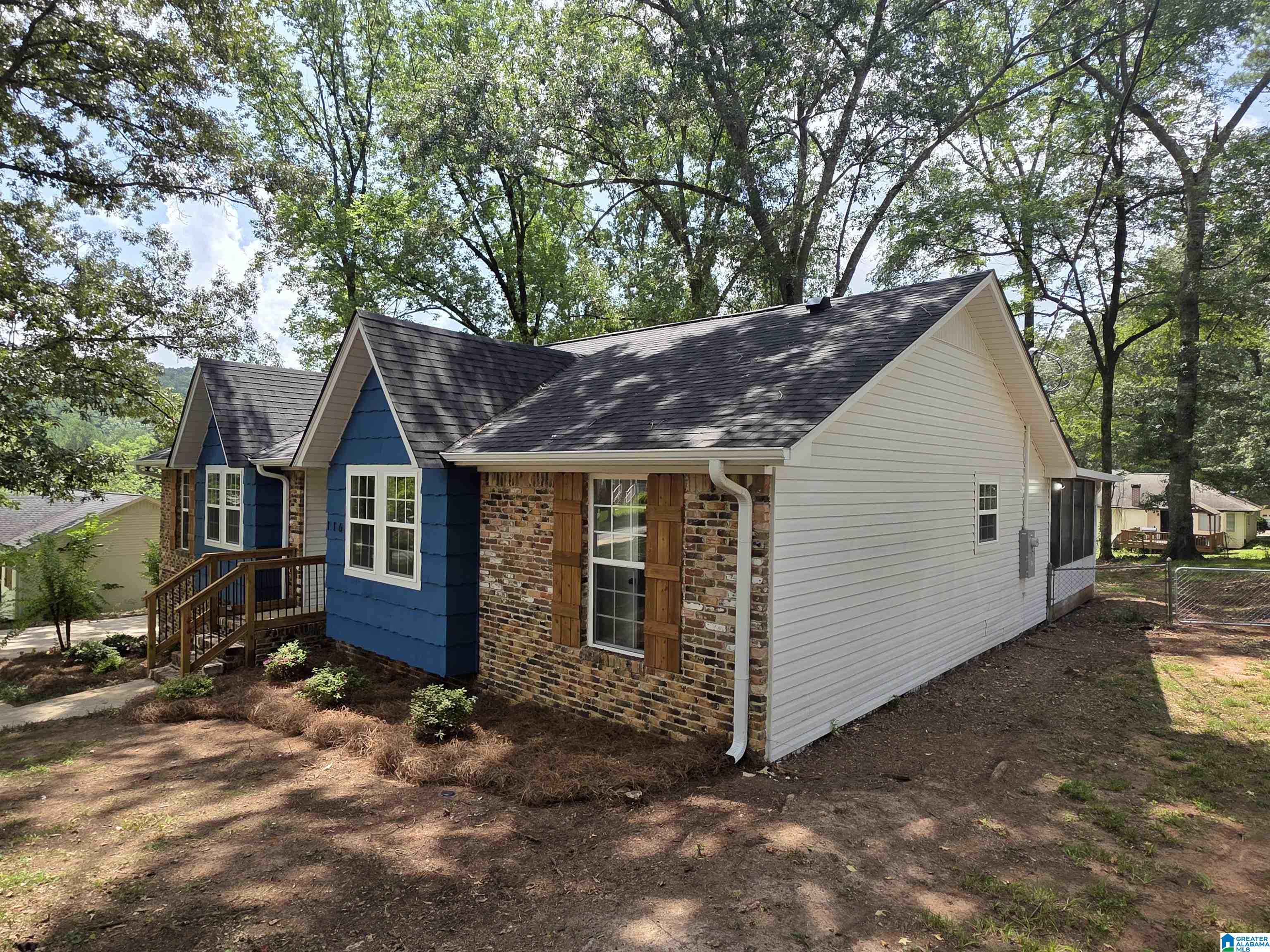 116 Oak Street Alabaster, AL 35114 - Photo 2 of 7