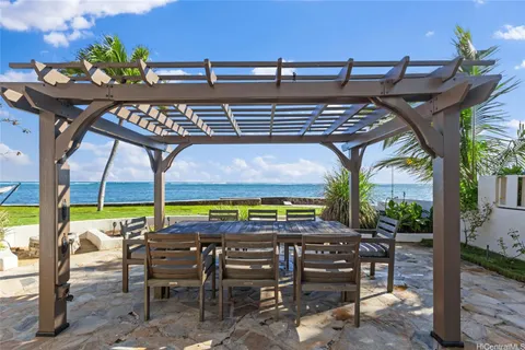 $2,650,000 | 49-797 Kamehameha Highway, Kaaawa, HI 96730