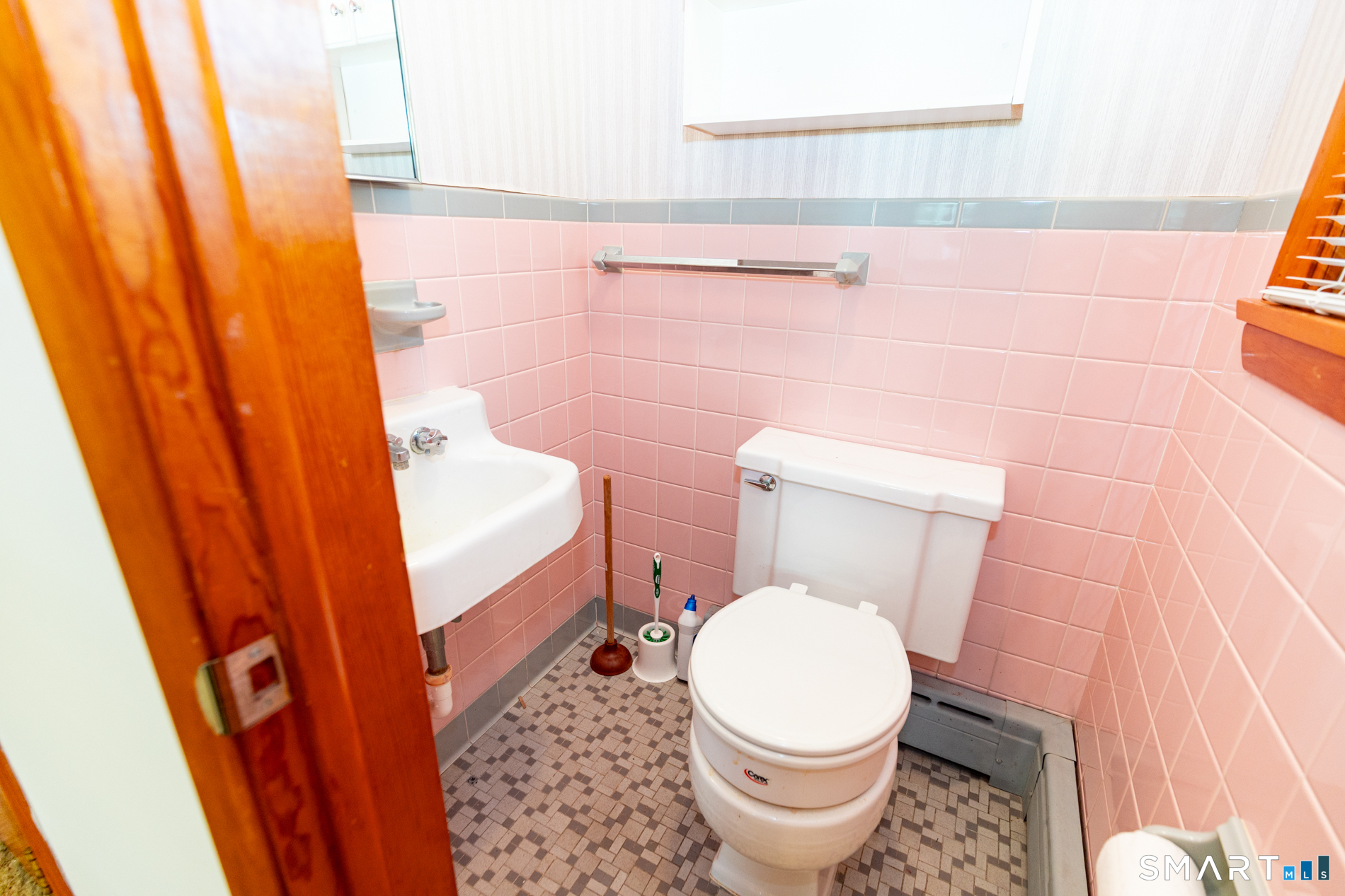 153 Sharp Hill Road Montville, CT 06382 - Photo 13 of 39 Gallery Image 13