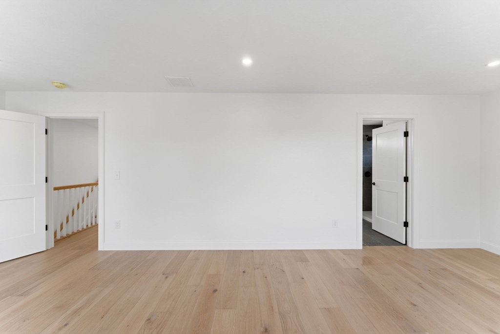 36 Colonial Road Webster, MA 01570 - Photo 25 of 42