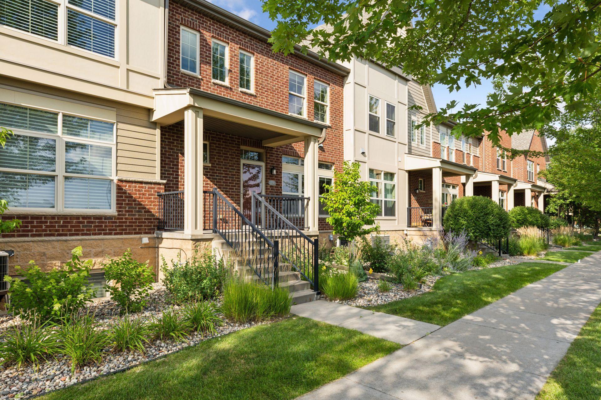 12274 Lakeview Drive North Maple Grove, MN 55369 - Photo 4 of 45