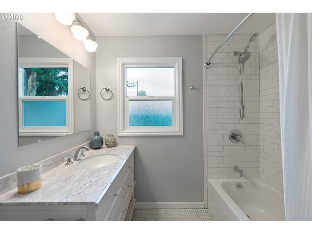 11675 Southwest 13th Street Beaverton, OR 97005 - Photo 14 of 24 Gallery Image 14