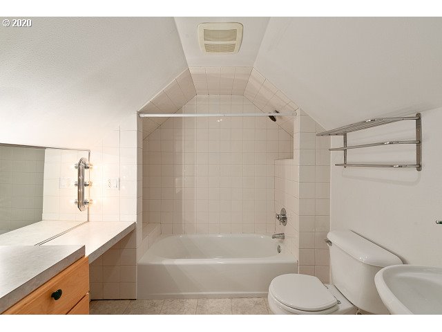 11675 Southwest 13th Street Beaverton, OR 97005 - Photo 18 of 24 Gallery Image 18