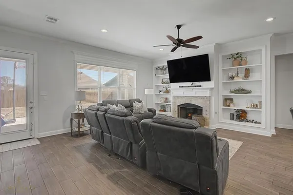 $434,900 | 303 Prien Lk Loop, Bossier City, LA 71111