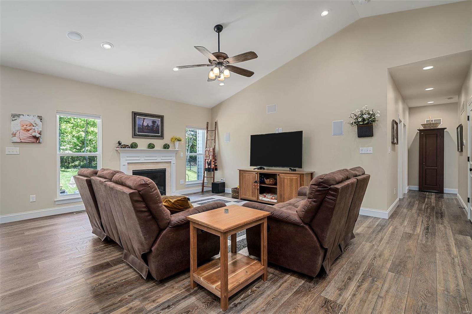 169 Keystone Ridge Drive O'Fallon, MO 63366 - Photo 8 of 32 Gallery Image 8