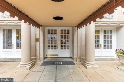 $690,000 | 1661 Crescent Place Northwest, Unit 306, Washington, DC 20009