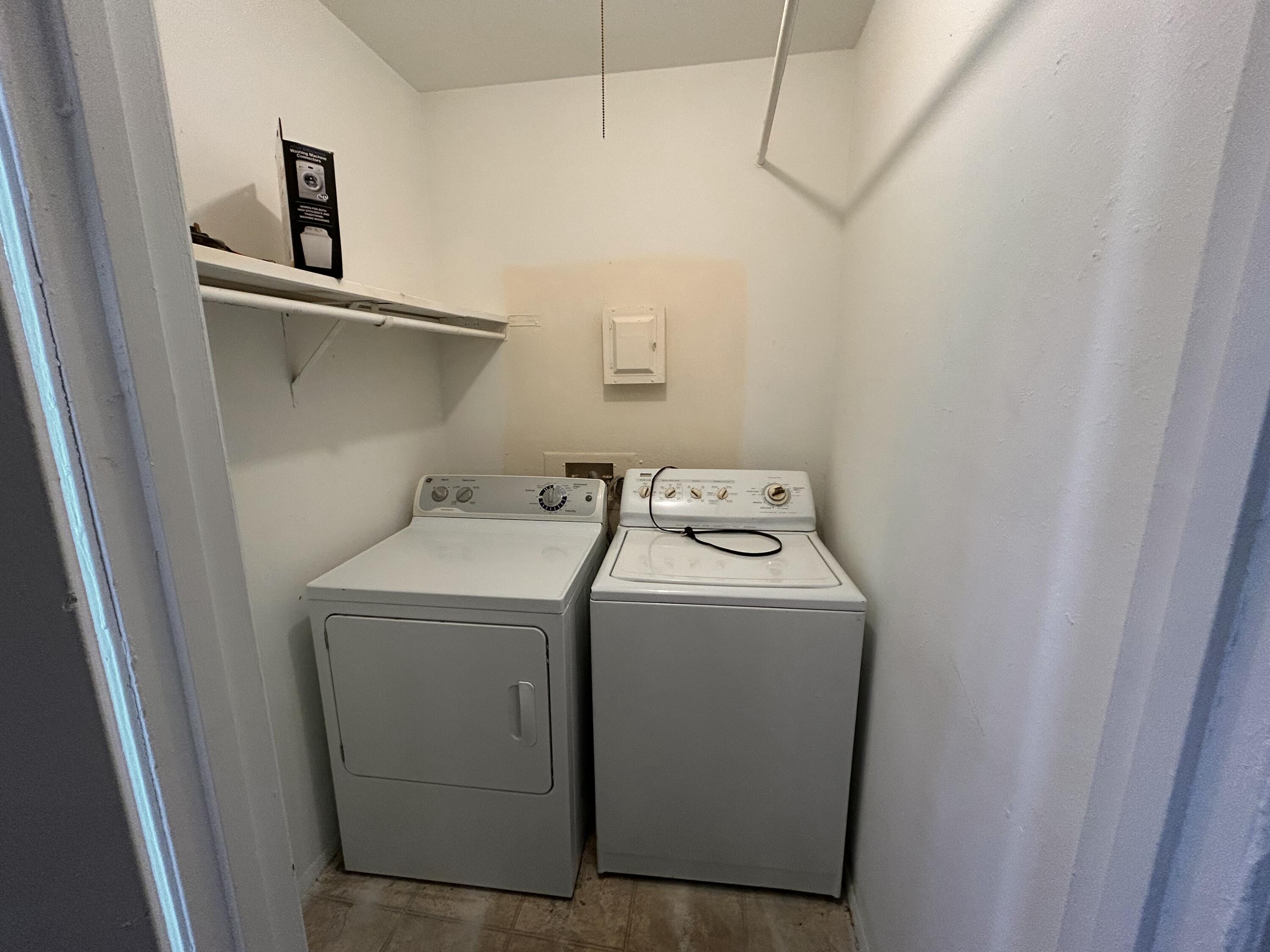 900 Mountain Creek Road, Unit D59 Chattanooga, TN 37405 - Photo 13 of 19 LAUNDRY ROOM