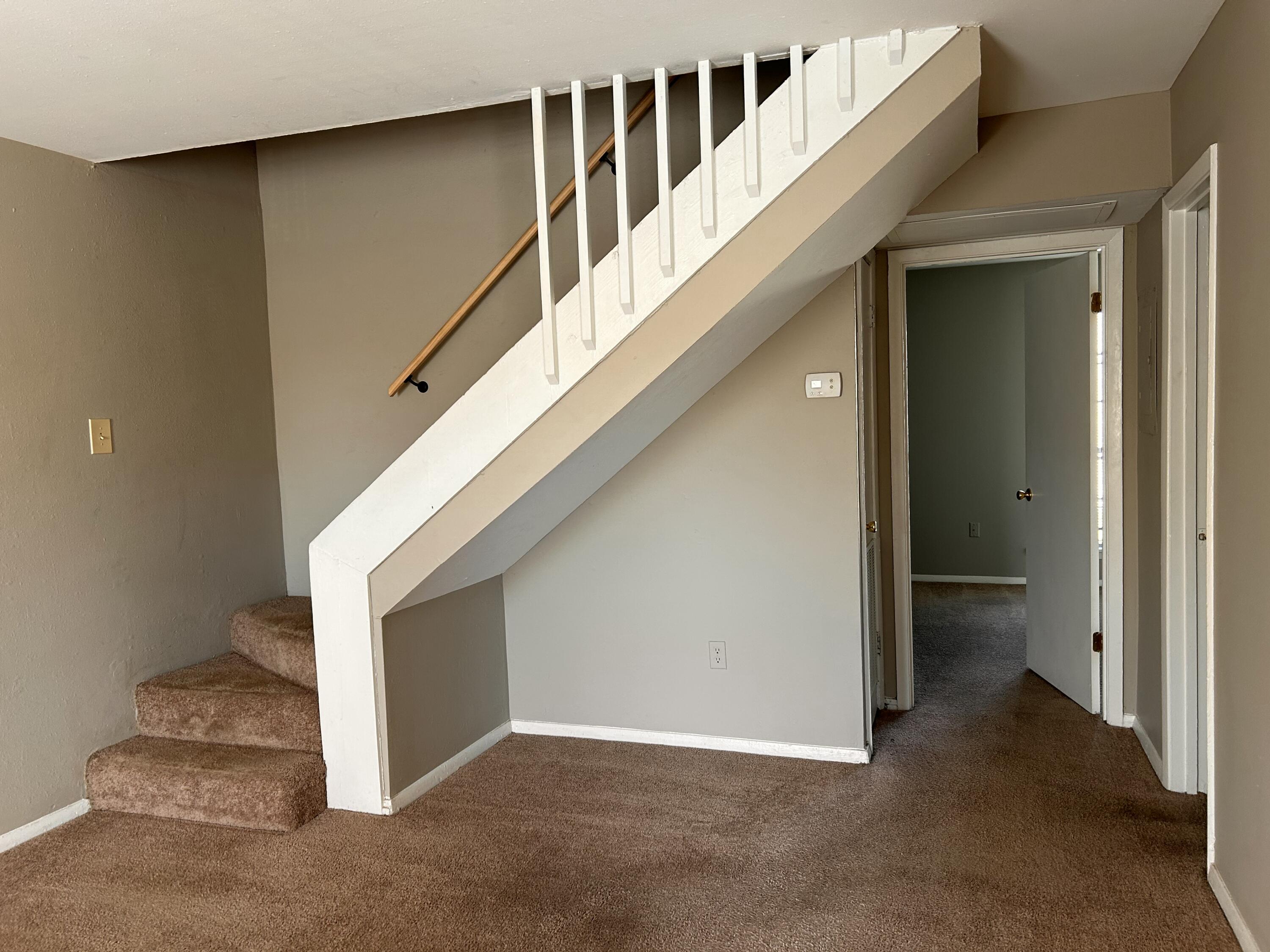 900 Mountain Creek Road, Unit D59 Chattanooga, TN 37405 - Photo 6 of 19 MASTER ON RIGHT